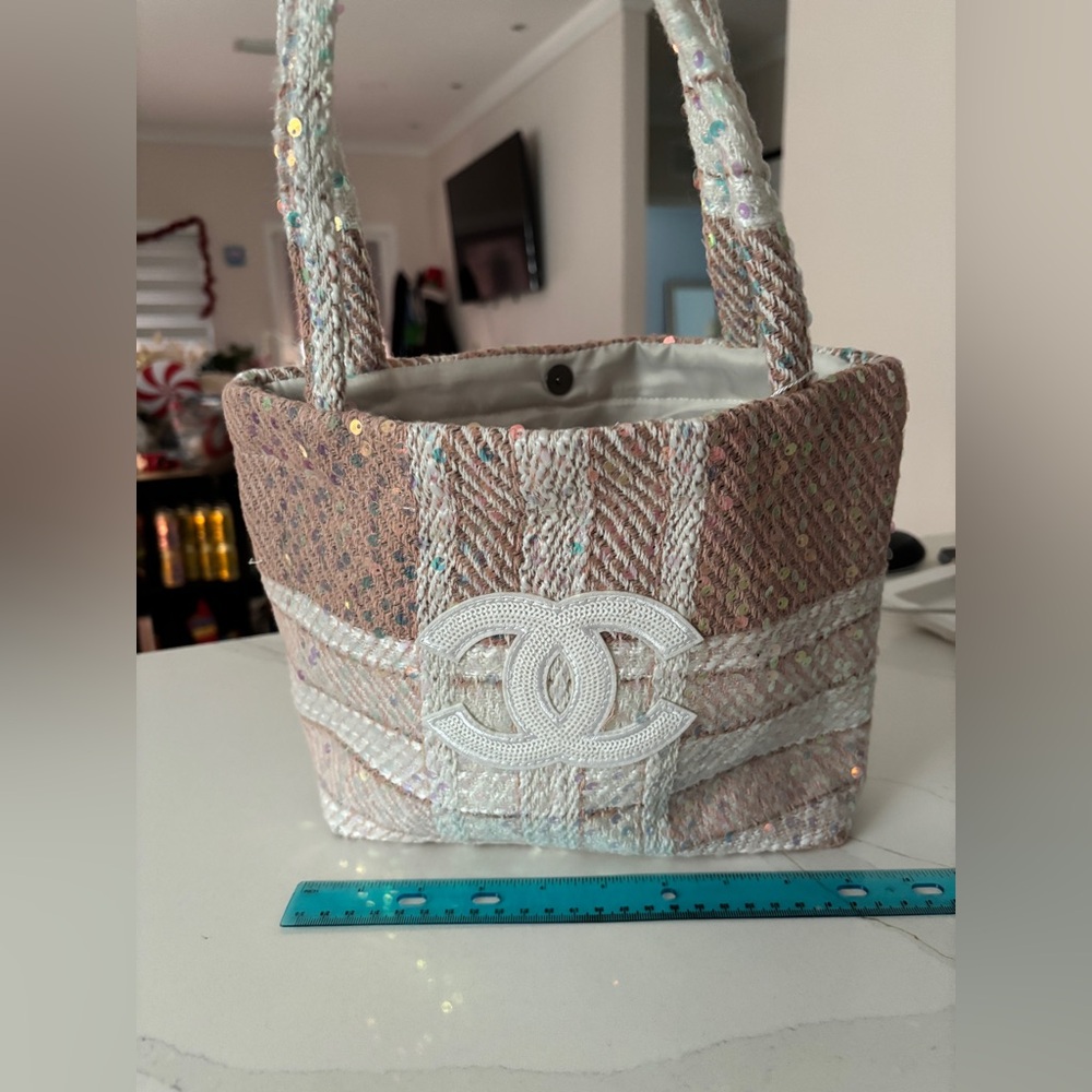 NEW W/ tag CHANEL Pink White Iridescent Sequin Parker Tweed Tote